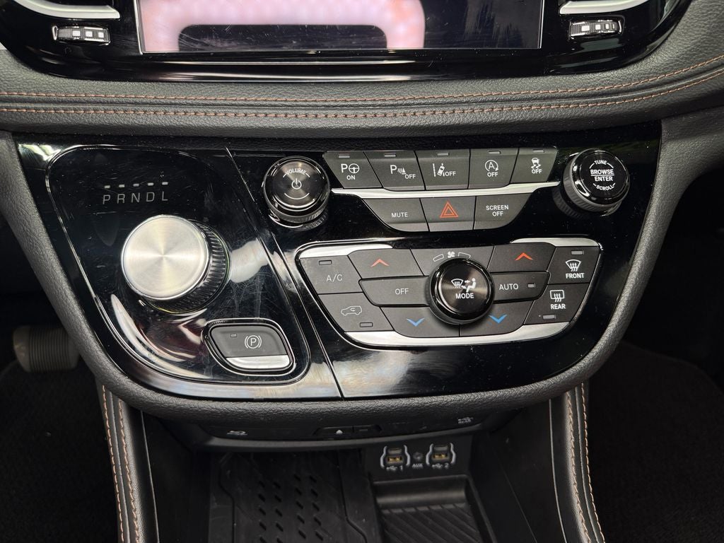2025 Chrysler Pacifica Pinnacle Power moonroof