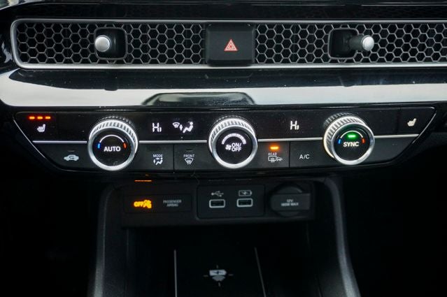 2022 Honda Civic Touring Navigation System & Power moonroof