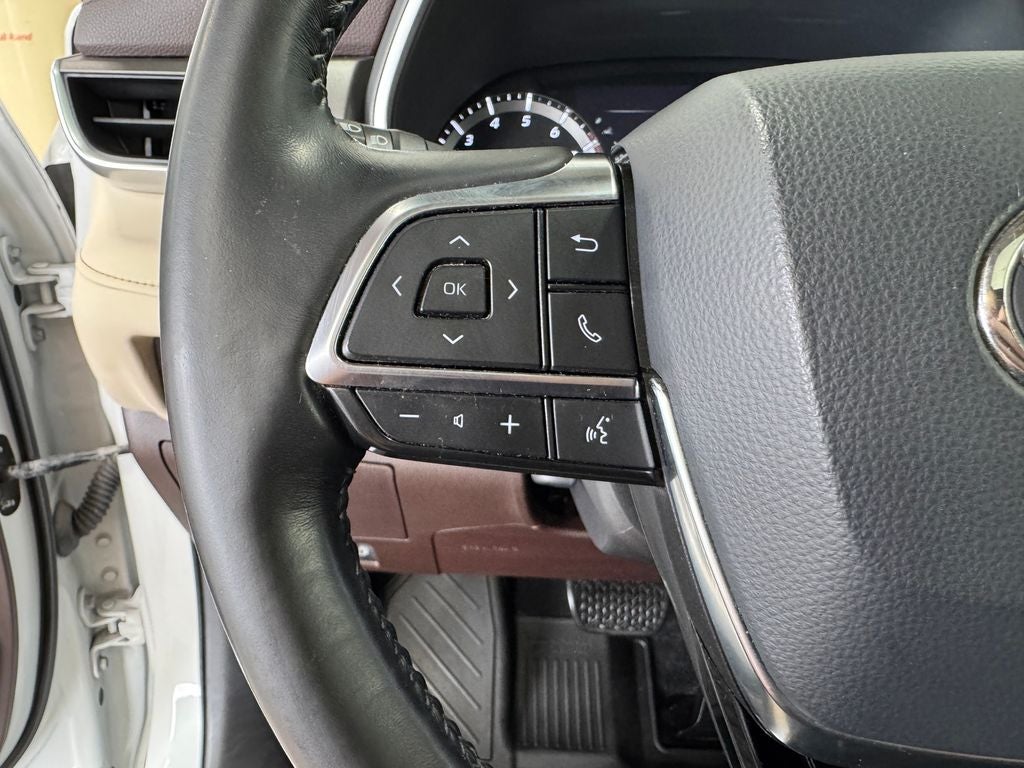 2025 Toyota RAV4 XLE Premium Power moonroof