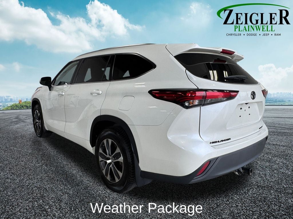 2025 Toyota RAV4 XLE Premium Power moonroof