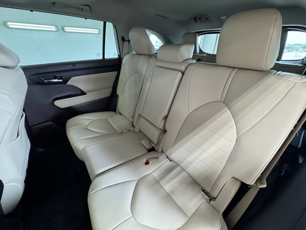 2025 Toyota RAV4 XLE Premium Power moonroof