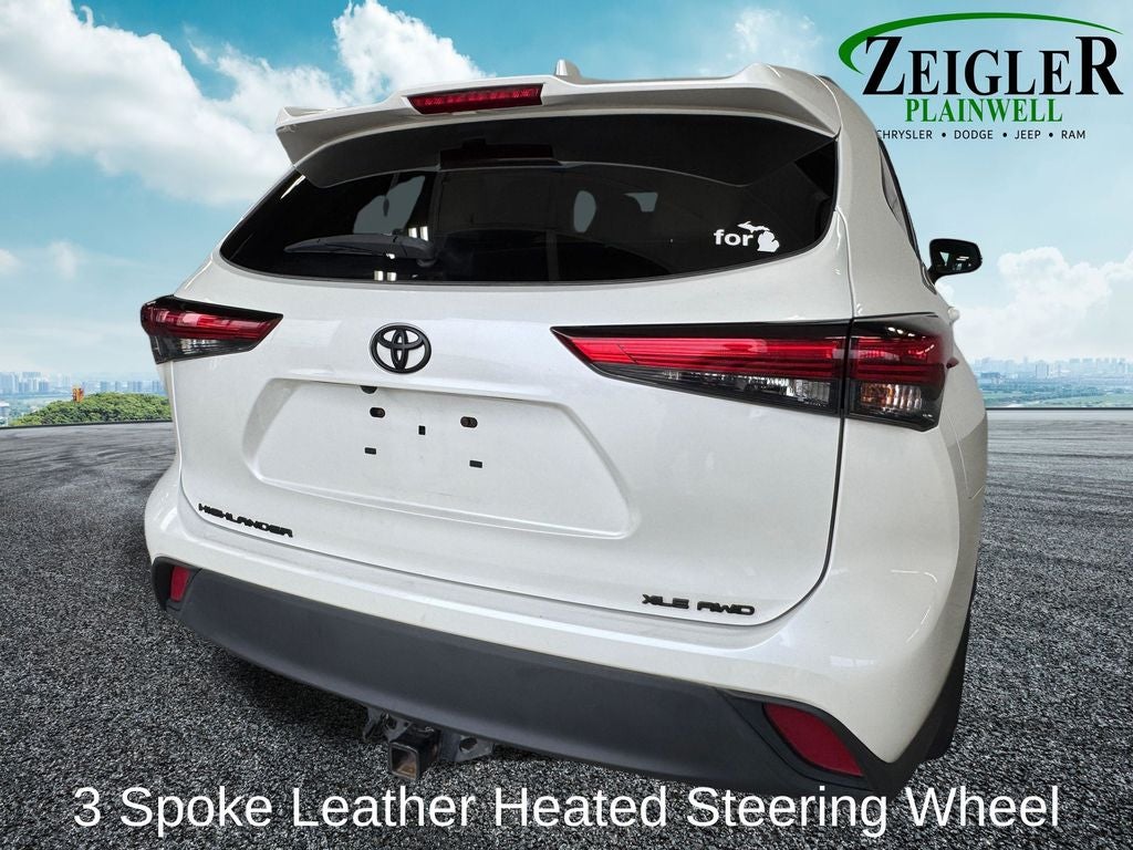 2025 Toyota RAV4 XLE Premium Power moonroof