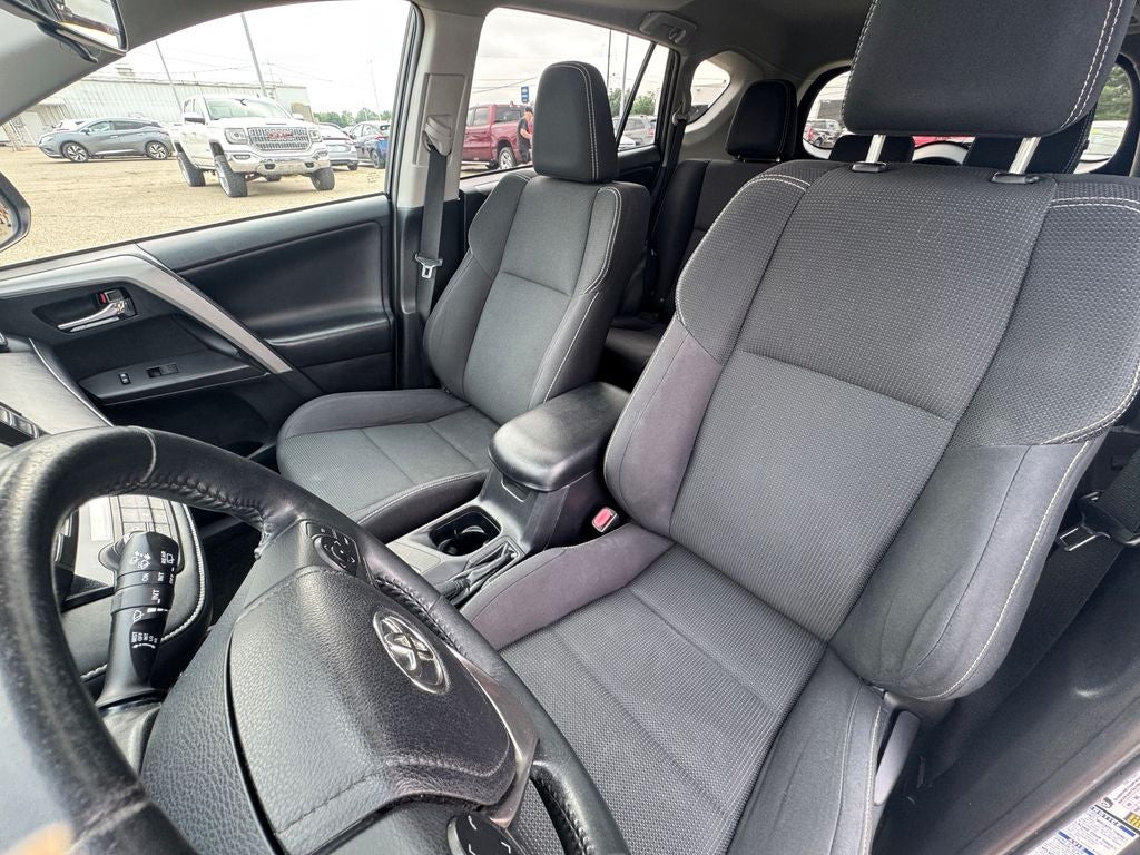 2018 Toyota RAV4 XLE Power moonroof