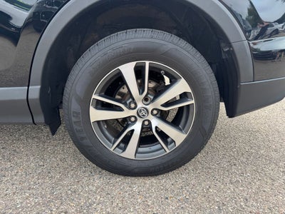 2018 Toyota RAV4 XLE Power moonroof