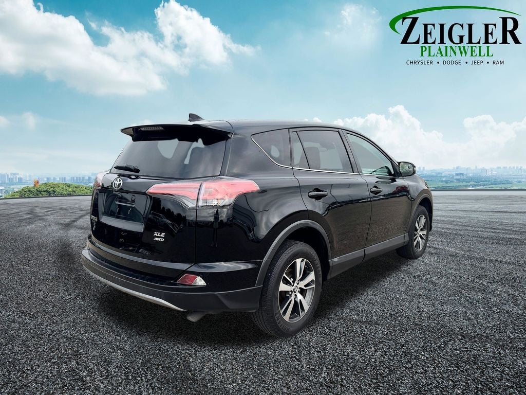 2018 Toyota RAV4 XLE Power moonroof