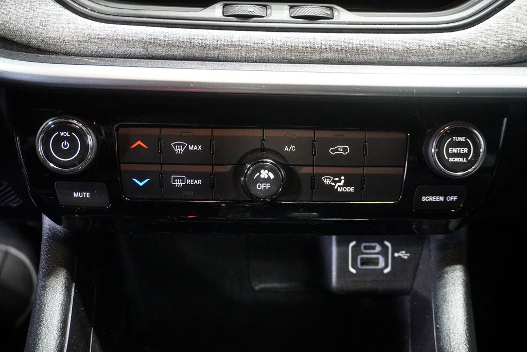 2023 Jeep Compass Latitude Lux Apple CarPlay/Android Auto