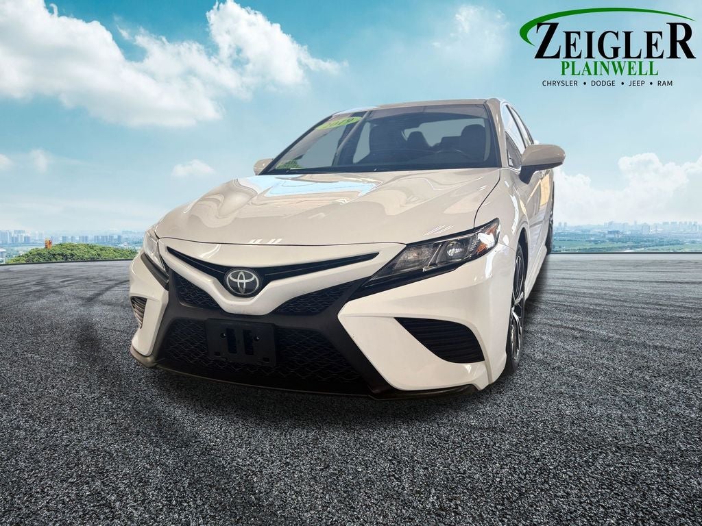 2019 Toyota Camry SE Power Tilt/Slide Moonroof