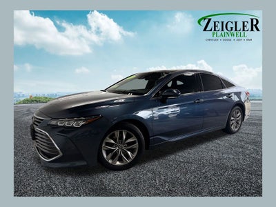 2019 Toyota Avalon XLE Moonroof Package