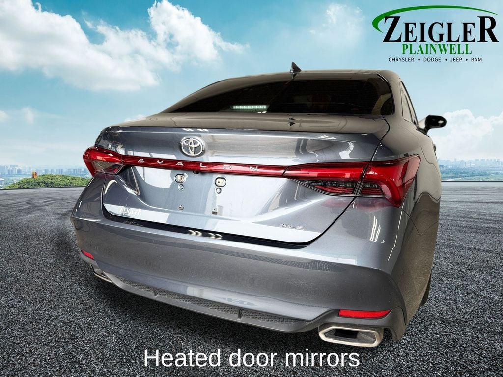 2019 Toyota Avalon XLE Moonroof Package