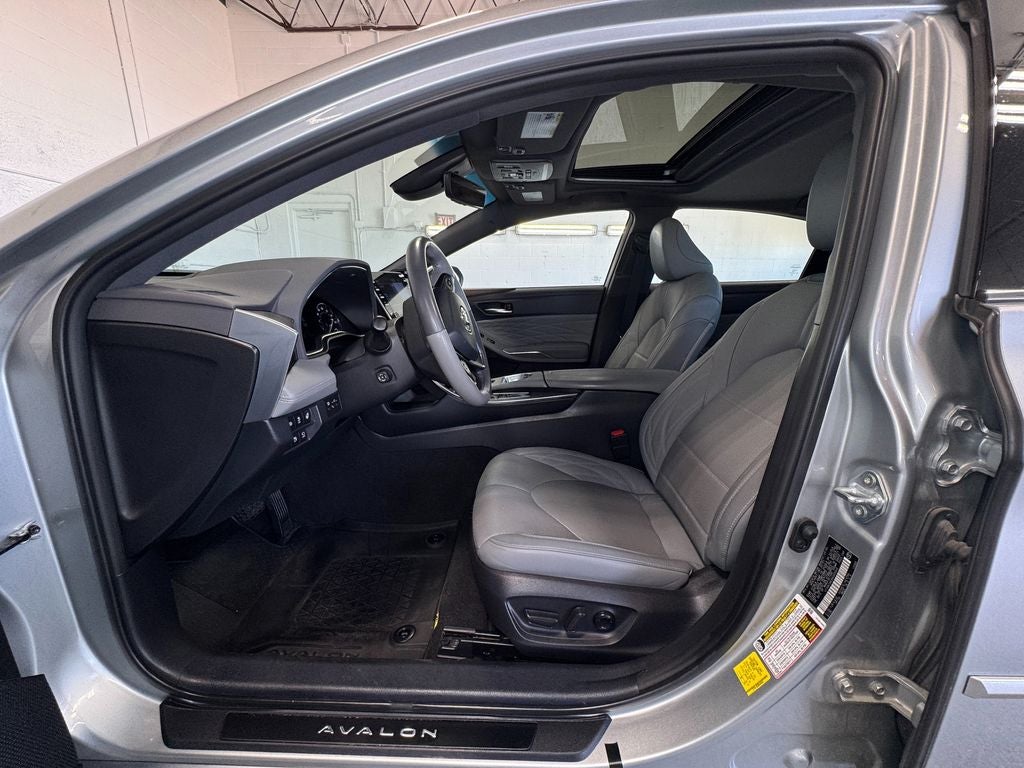 2021 Toyota Avalon Hybrid Limited