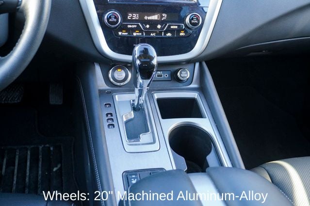 2022 Nissan Murano SL Navigation System & Dual Panel Panoramic Moonroof