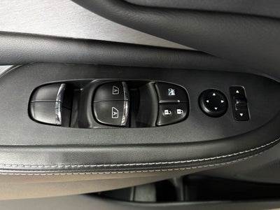 2024 Nissan Murano SL Power moonroof & Navigation System