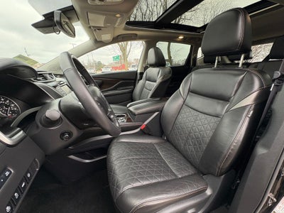 2023 Nissan Murano Platinum Power moonroof & Navigation System