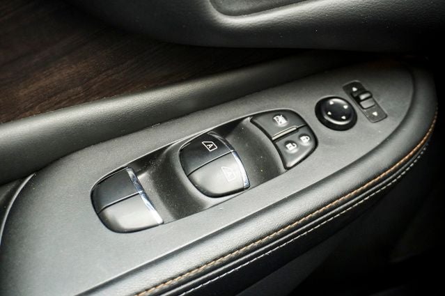 2023 Nissan Murano Platinum Power moonroof & Navigation System