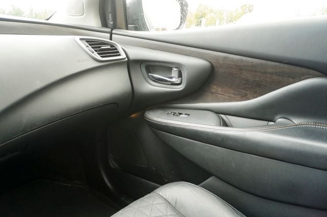 2023 Nissan Murano Platinum Power moonroof & Navigation System