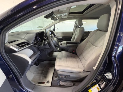 2023 Toyota Sienna LE 8 Passenger