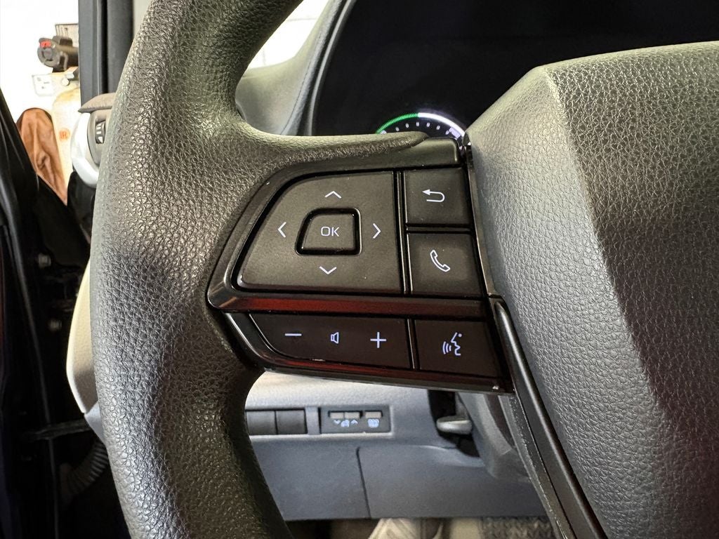 2023 Toyota Sienna LE 8 Passenger