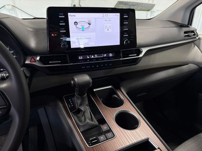 2023 Toyota Sienna LE 8 Passenger