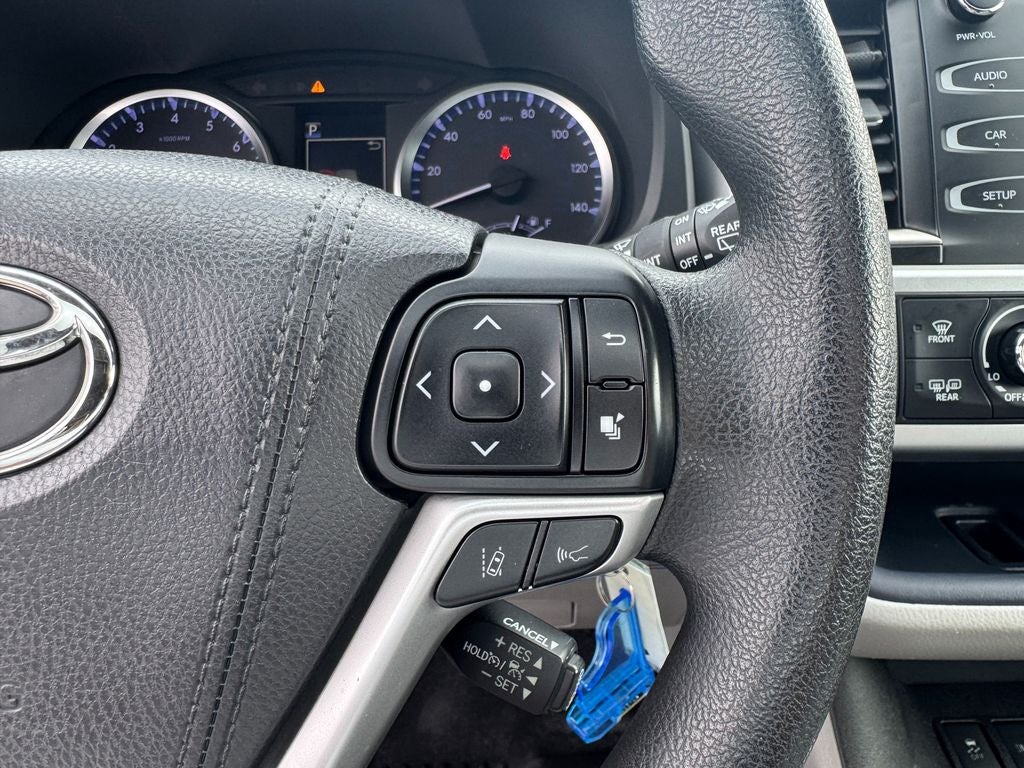 2018 Toyota Highlander LE 3rd row seat