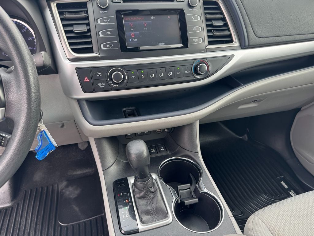 2018 Toyota Highlander LE 3rd row seat