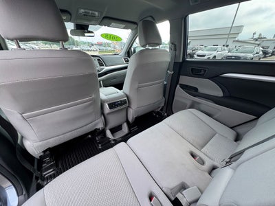 2018 Toyota Highlander LE 3rd row seat