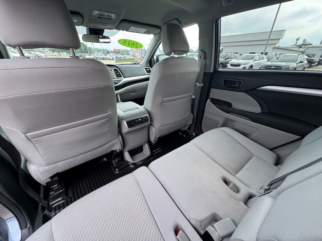 2018 Toyota Highlander LE 3rd row seat