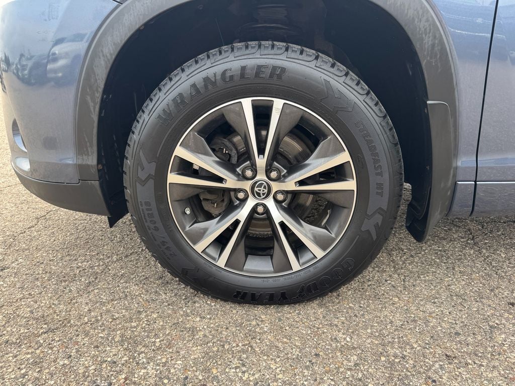 2018 Toyota Highlander LE 3rd row seat