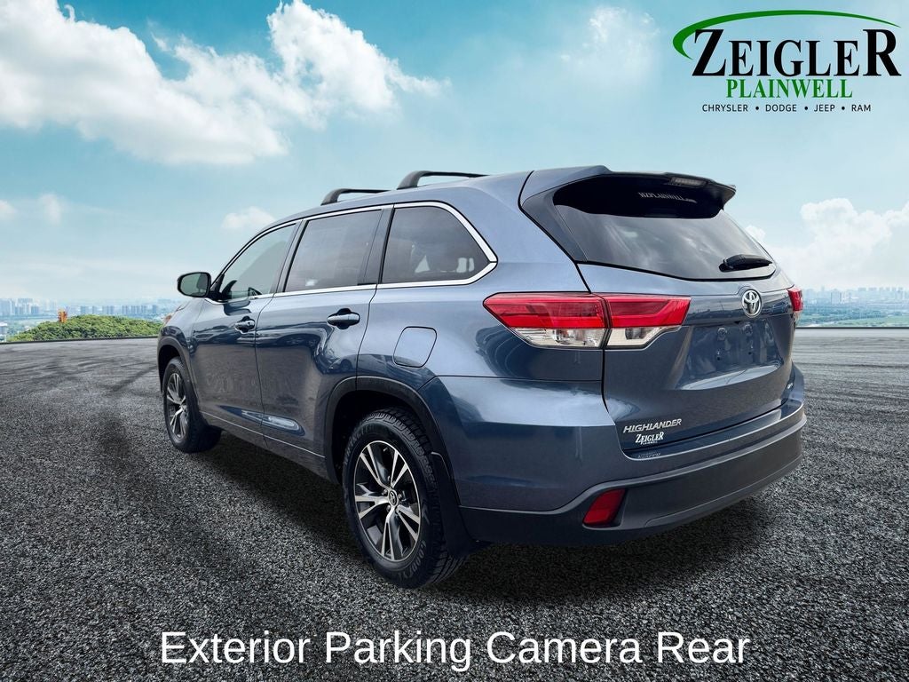 2018 Toyota Highlander LE 3rd row seat