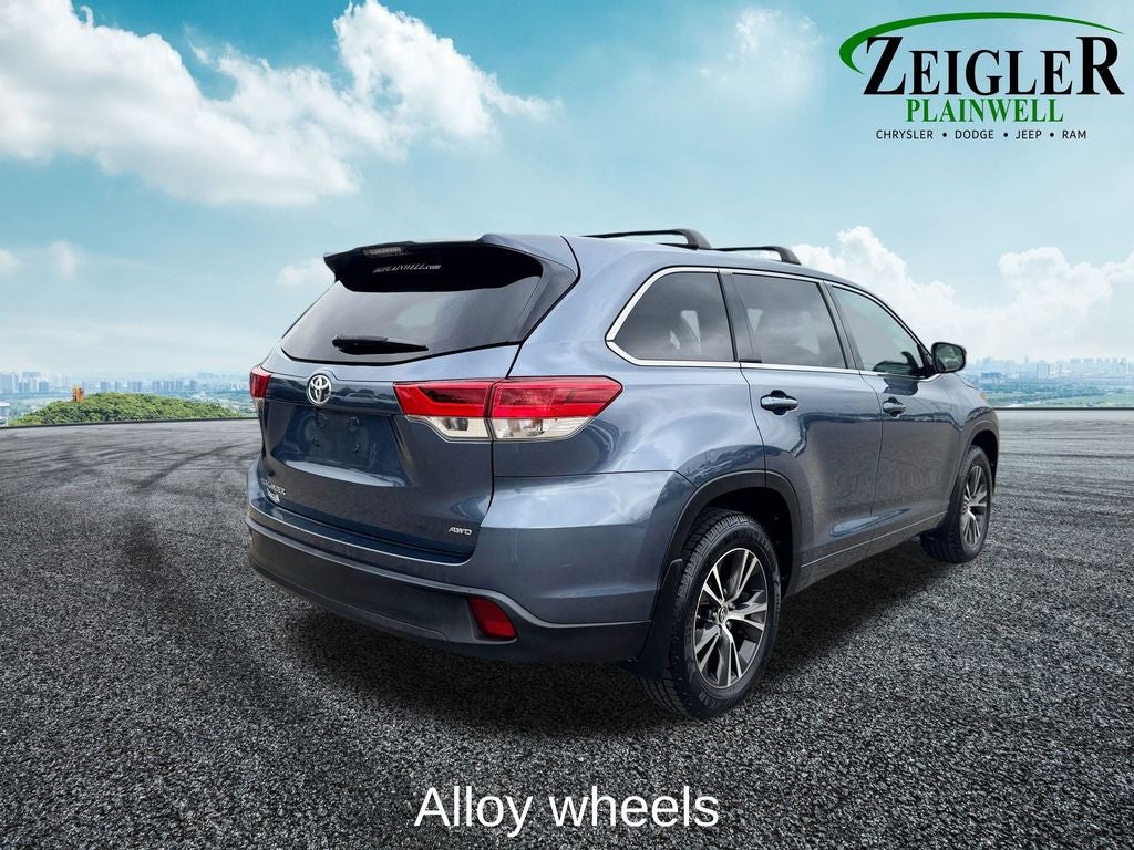 2018 Toyota Highlander LE 3rd row seat