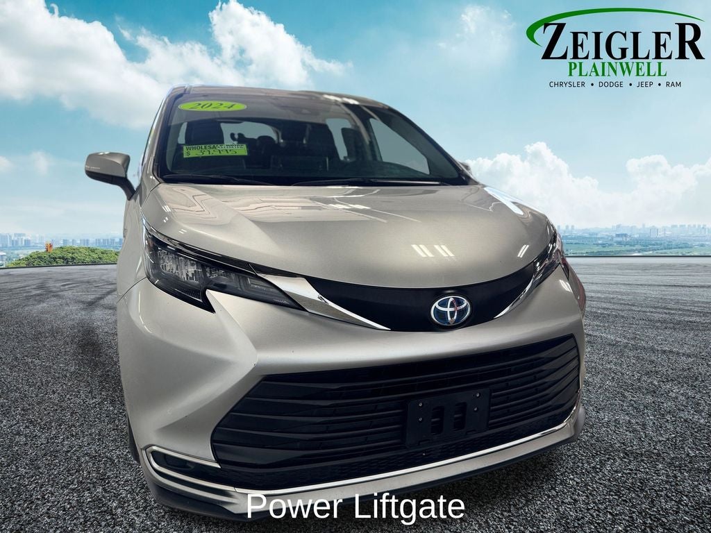 2024 Toyota Sienna XLE 3rd Row Seat