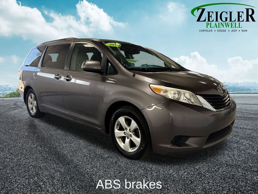 2011 Toyota Sienna LE 8 Passenger
