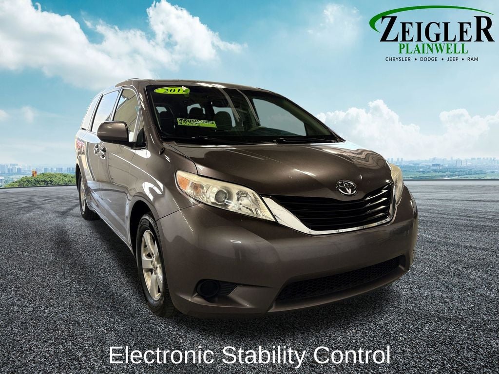 2011 Toyota Sienna LE 8 Passenger