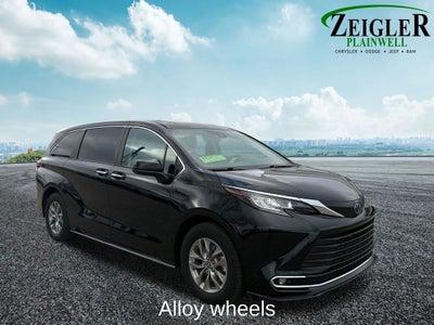 2023 Toyota Sienna XLE 7 Passenger