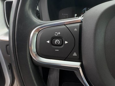 2019 Volvo XC60 T6 Momentum Power moonroof