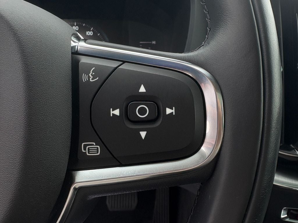 2019 Volvo XC60 T6 Momentum Power moonroof