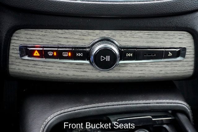 2022 Volvo XC90 T6 Inscription Navigation System & Power Moonroof