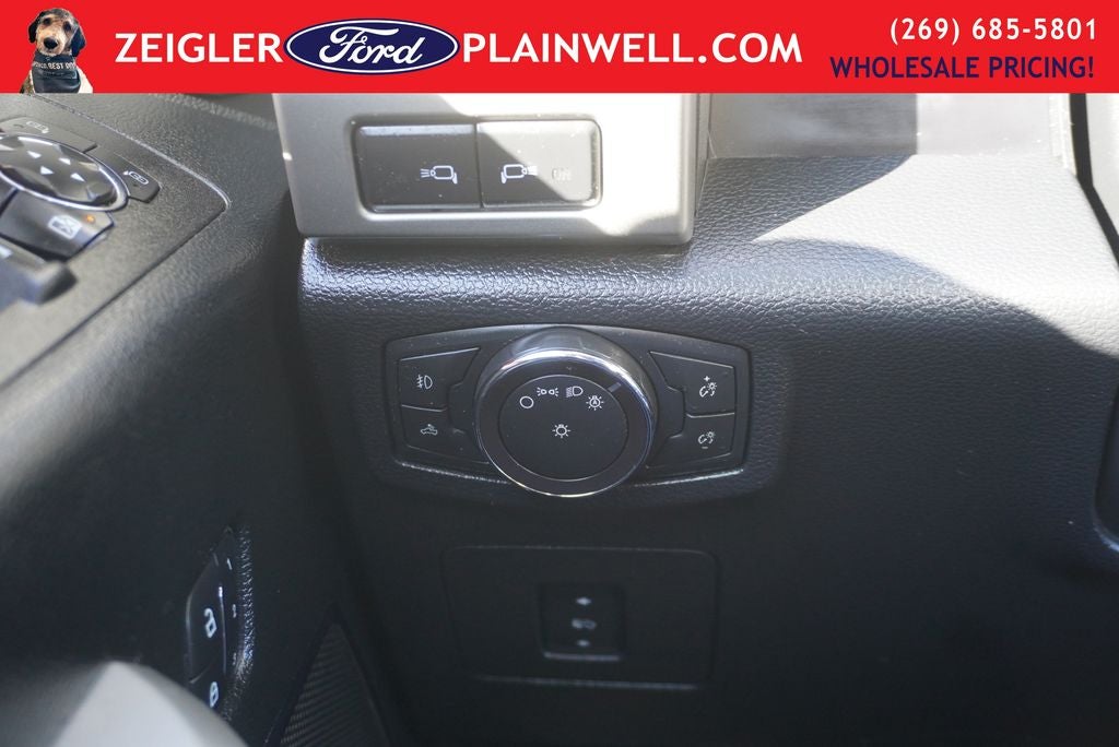 2016 Ford F-150 Lariat Crew Cab 4x4 Heated Leather NAV Chrome Pkg Tow Pkg