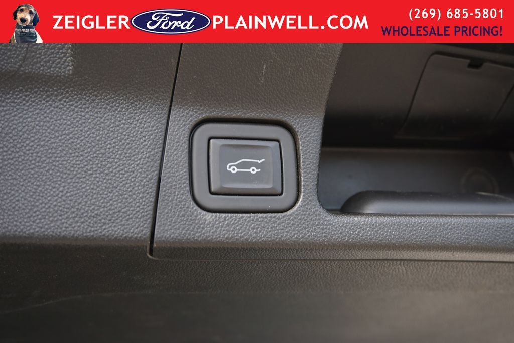 2023 GMC Acadia SLT LUX TECH & PREFERED PKG NAV 3RD ROW 4X4 TOW PKG