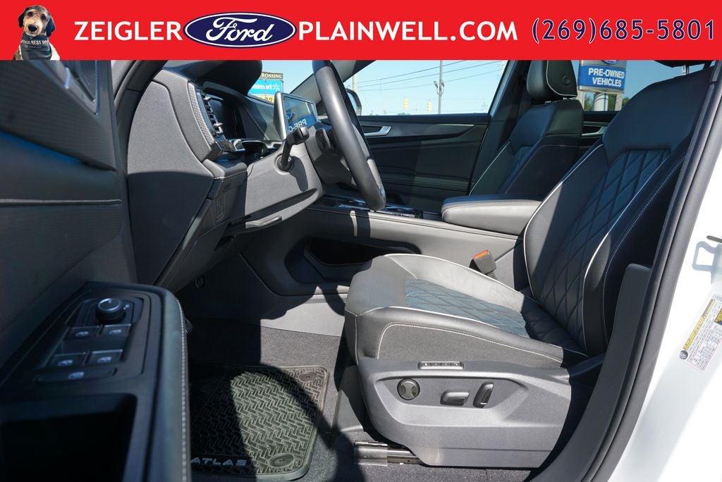 2025 Volkswagen Atlas Cross Sport 2.0T SEL Premium R-Line AWD Panoramic Roof Nav Leather Harmon Kardon Blis