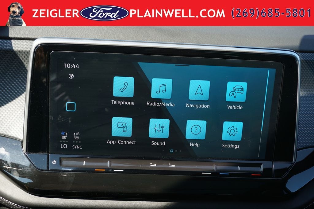 2025 Volkswagen Atlas Cross Sport 2.0T SEL Premium R-Line AWD Panoramic Roof Nav Leather Harmon Kardon Blis