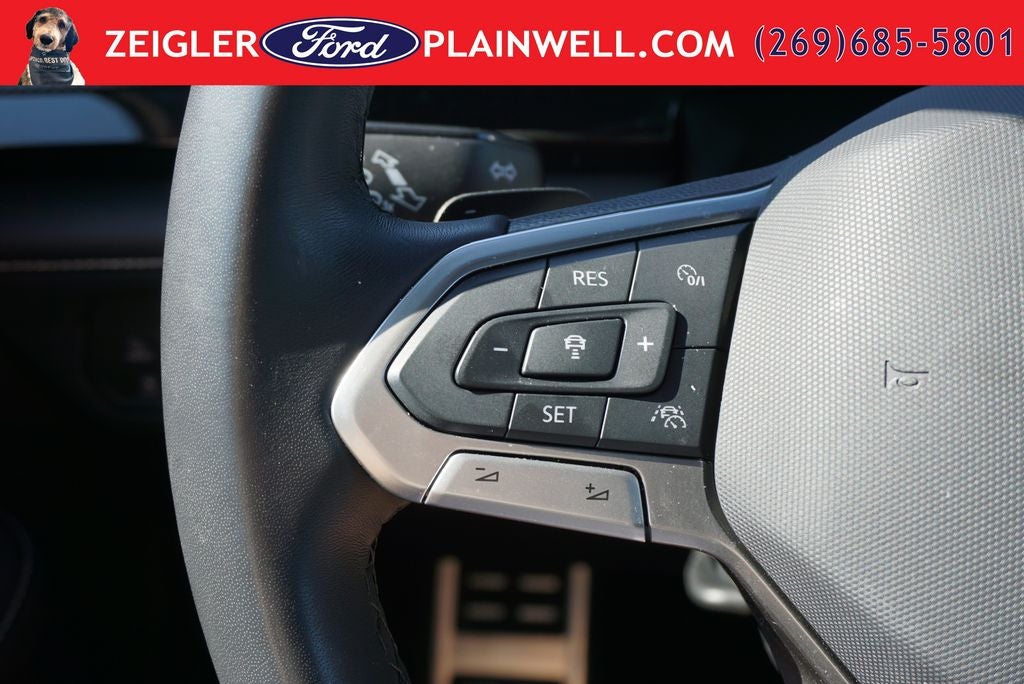 2025 Volkswagen Atlas Cross Sport 2.0T SEL Premium R-Line AWD Panoramic Roof Nav Leather Harmon Kardon Blis