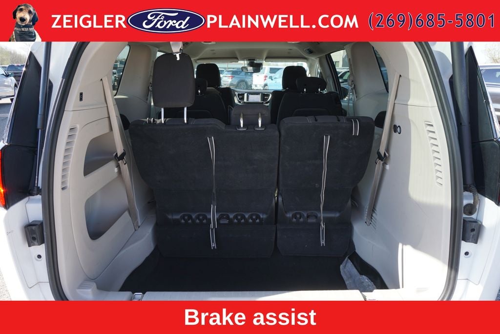 2023 Chrysler Voyager LX
