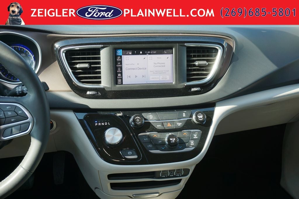 2023 Chrysler Voyager LX