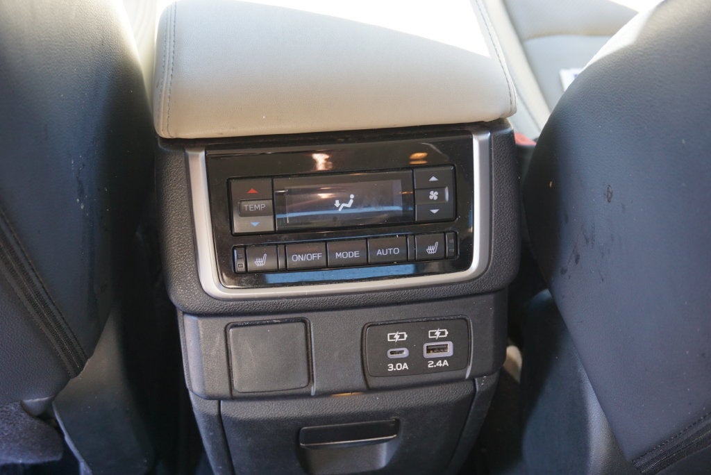 2023 Subaru Ascent Limited AWD HEATED LEATHER 7 PASSENGER SEATING