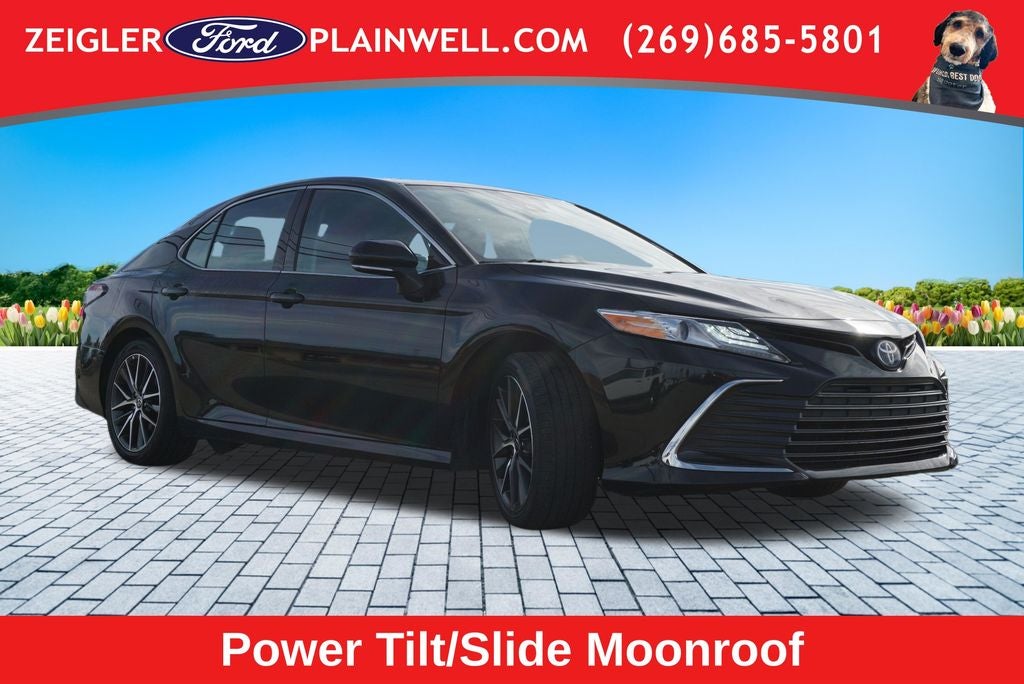 2022 Toyota Camry Hybrid XLE Leather Power Moonroof Rear Camera