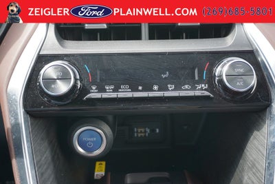 2022 Toyota Venza XLE Hybrid AWD Softex Leather Rear Camera Navigation