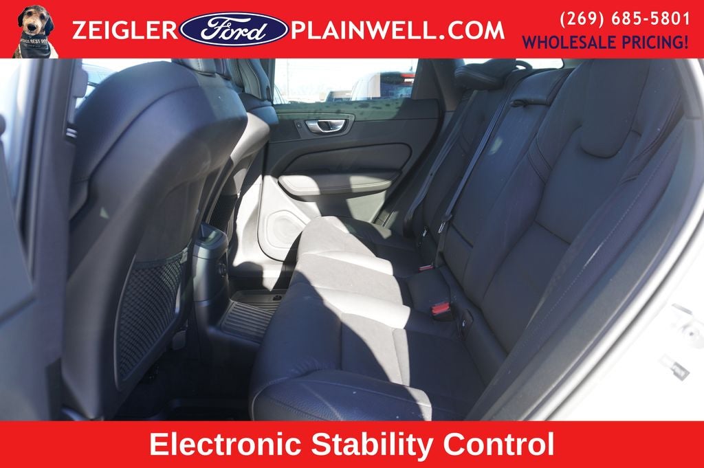 2023 Volvo XC60 Recharge Plug-In Hybrid T8 Plus Dark Theme