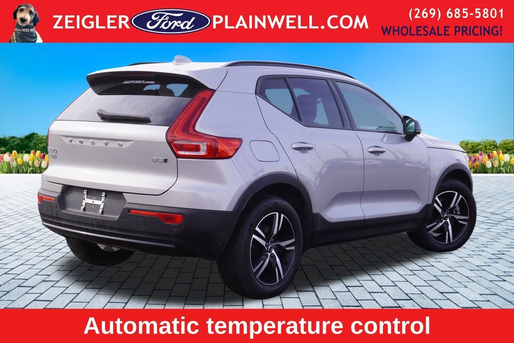 2024 Volvo XC40 B5 Core AWD