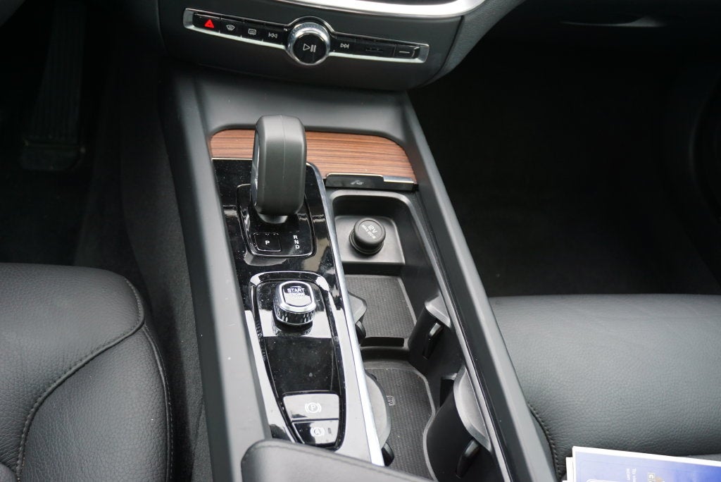 2025 Volvo V60 Cross Country B5 Plus