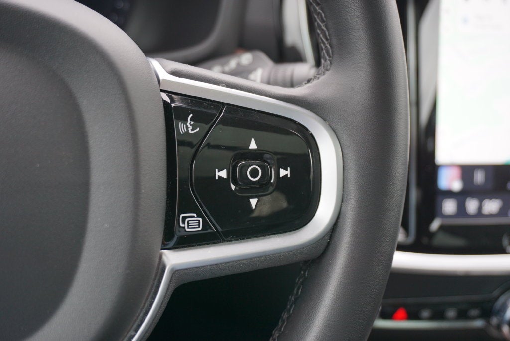 2025 Volvo V60 Cross Country B5 Plus